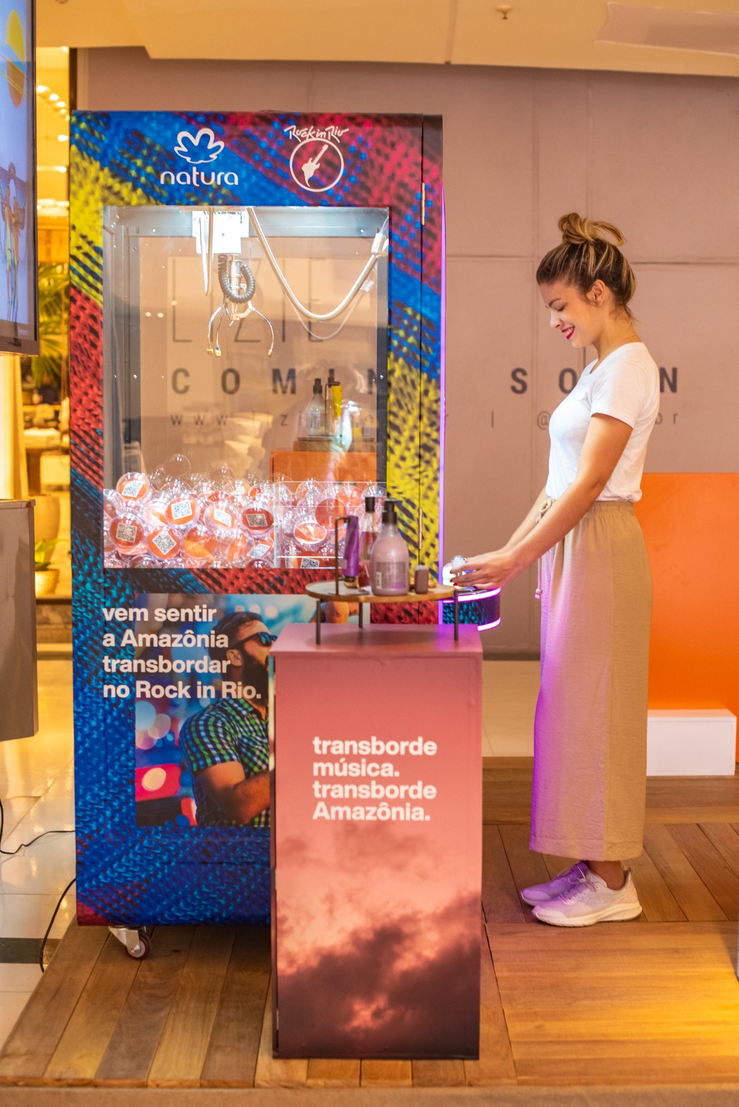 Equipamento Pega Peúcia personalizado utilizado para ação promocional da Natura